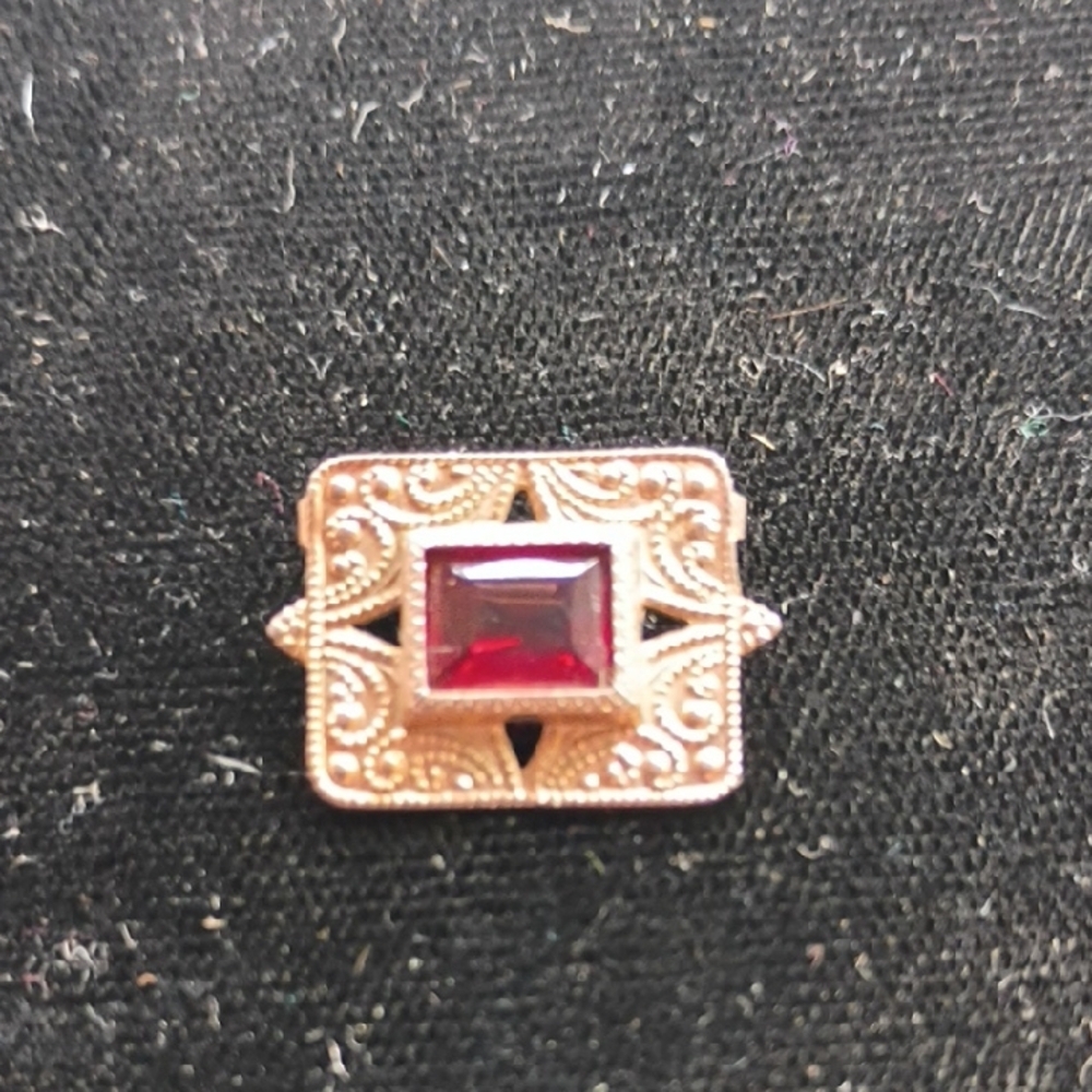Elegant Gold Tone and Red Rhinestone Tie Pin